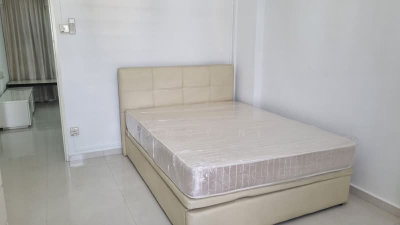 213 Serangoon Avenue 4