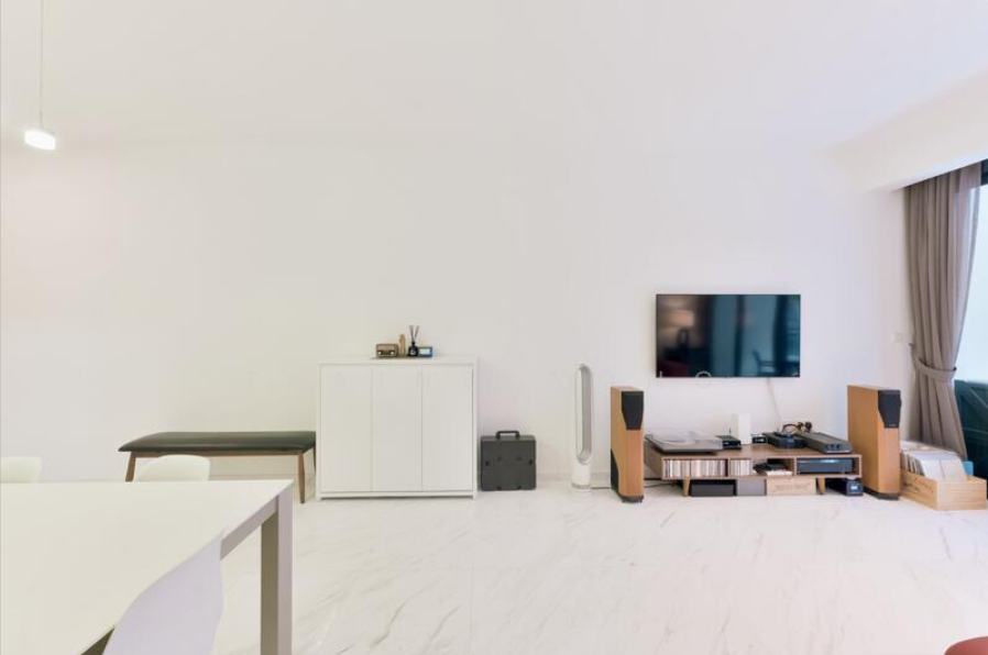 Premium 2 Bedrooms Resort Condo For Rent at Waterscape @ Cavenagh