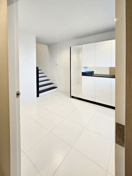 552 Jurong West Street 42