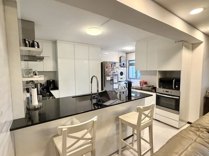 644 Hougang Avenue 8