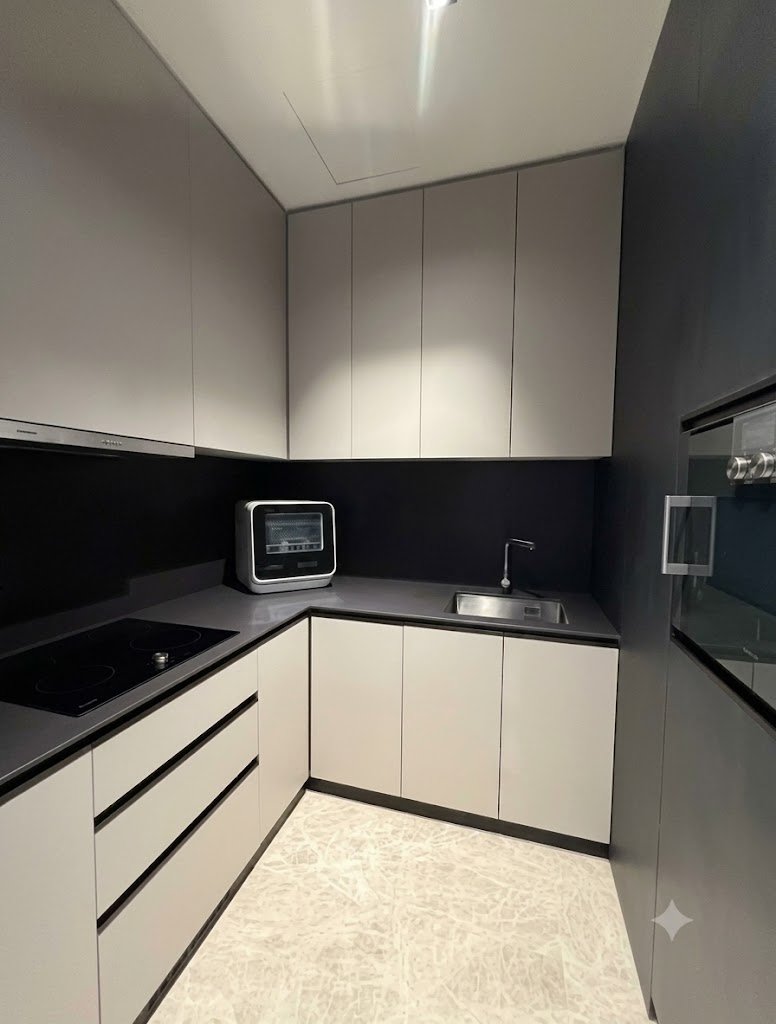 AMO Residence