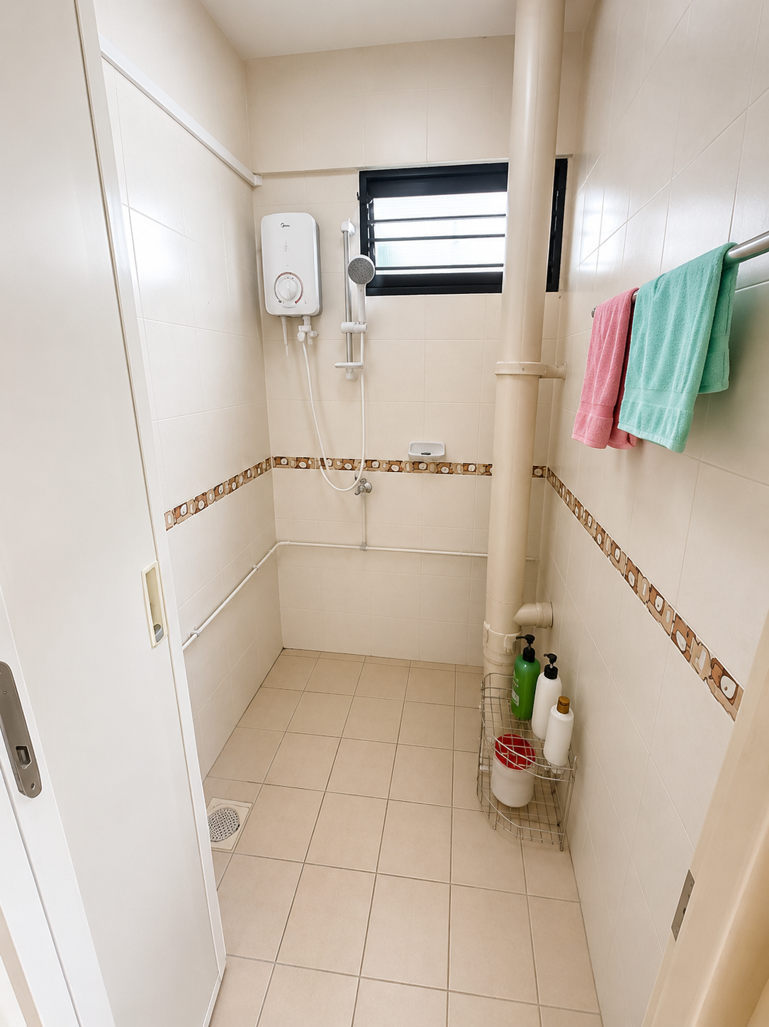 82 Whampoa Drive Heritage District Vibrant Home