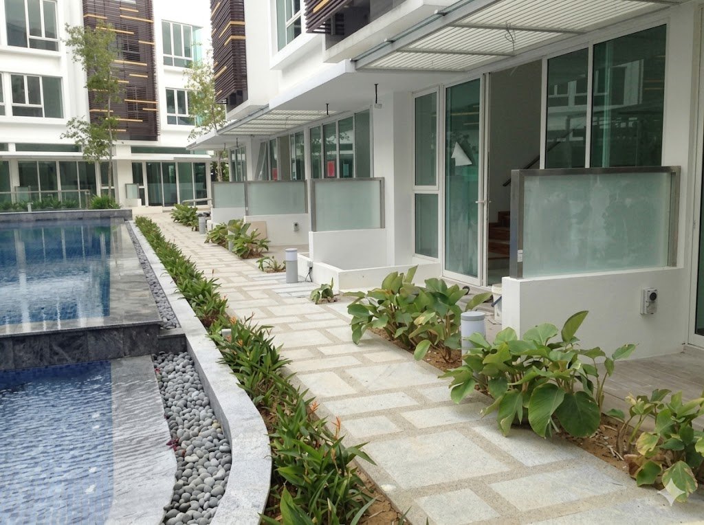 Grandeur 8